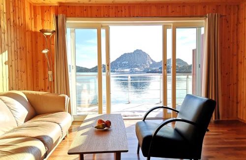Vestvagøy Hotel | Discover Statles Rorbu- og Konferansesenter AS: 8.8/10 Rated