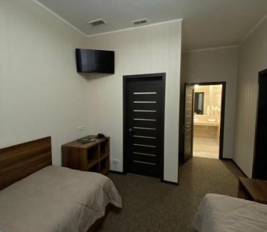 Sukhinovka Hotel | Pet-Friendly Status Hotel: Breakfast & Hot Tub Awaits You