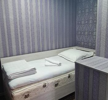 Fergana House | Budget-Friendly Comfort at Status House with Hot Tub