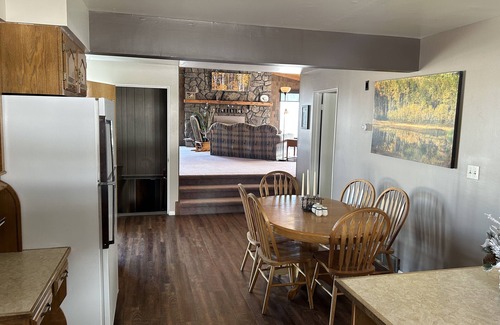 Broadwater County House | Experience Staubach Creek Ranch: Mountain Vistas Await