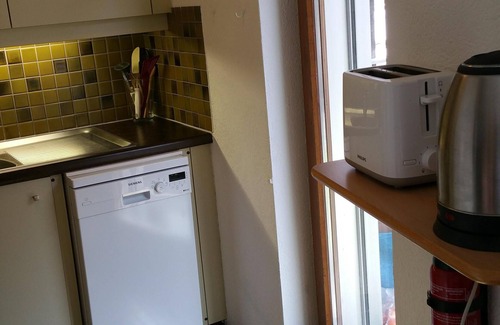 Lauterbrunnen Apartment | Peaceful Retreat Near Staubbachfall with Spa & Hot Tub