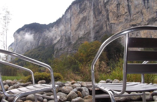 Lauterbrunnen Apartment | Peaceful Retreat Near Staubbachfall with Spa & Hot Tub