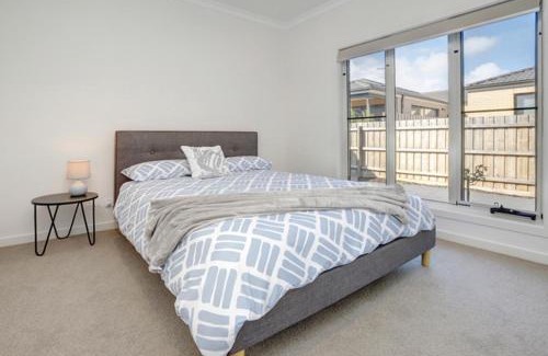 Capel Sound House | Staughton Sounds: Oceanfront Retreat with Top Guest Ratings