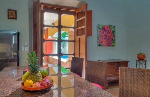 Centro House | Prime Location Near Santa Lucia & English Library Awaits