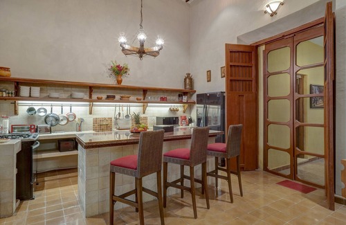 Centro House | Prime Location Near Santa Lucia & English Library Awaits
