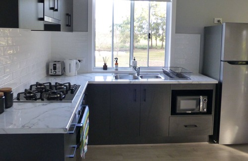 Little Forest Cabin | Stay 5 mins from Milton in a new private farm stay cabin