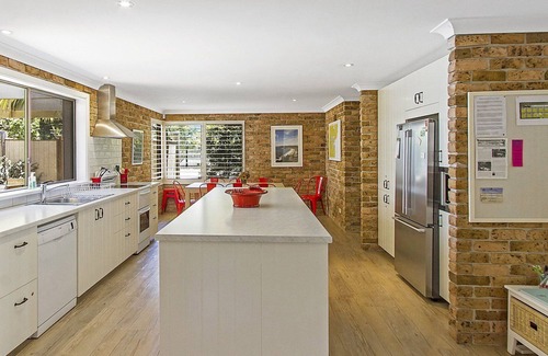 Pearl Beach House | Winter Special: Pay 2, Stay 3 with Pool and Breakfast