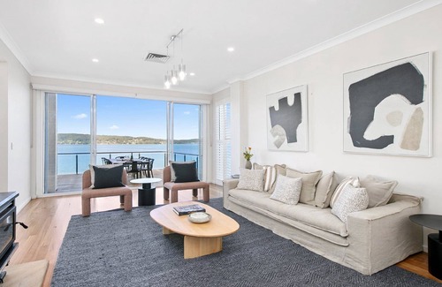 Point Clare House | Winter Special: Pay 2 Nights, Stay Extra for Free!