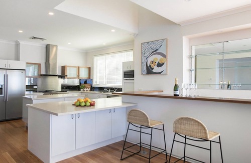 Point Clare House | Winter Special: Pay 2 Nights, Stay Extra for Free!