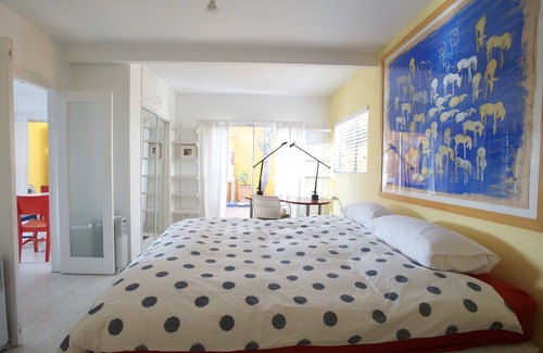 Hollywood Hills House | Experience Hollywood Hills Bliss with Spa and Breakfast