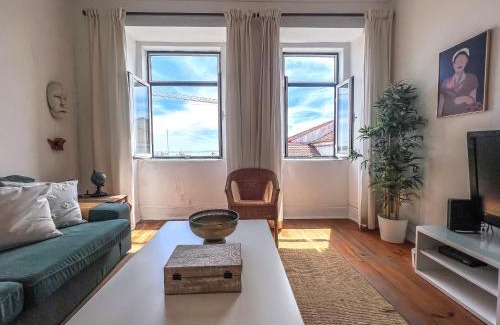 Santos Apartment | Stay as a Local! Santos Historical 6 Bedroom Apartment IV