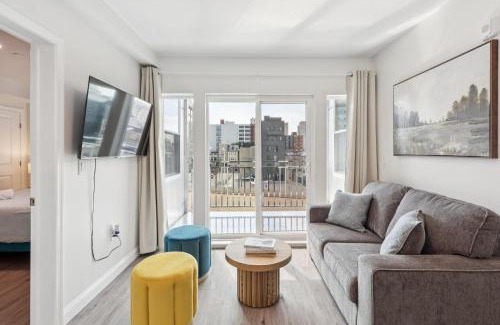 Poplar Apartment | Experience Comfort at Luna on N 10th St with Family Amenities
