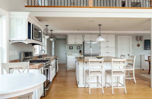Gloucester House | Stay at Smith Cove Su