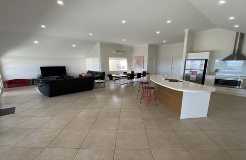 Jurien Bay Villa | Unforgettable Getaways at The Beach House with Ocean Views