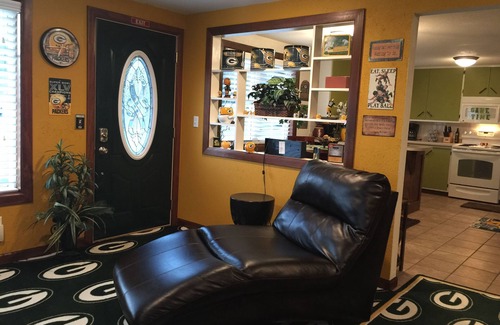 Green Bay House | Experience Premier Packer Property in Green Bay - 10/10 Rated