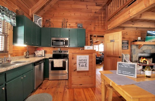 Pine Mountain Valley Cabin | Cozy Woodscape Cabin: Guest Rated 9.6, Pet & Kid Friendly