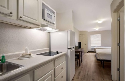 Lamar Heights Area House | Budget-Friendly Retreat with Spa and Hot Tub Amenities