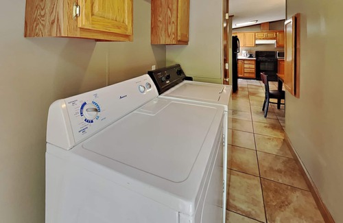 Put-in-Bay House | Relax by the Pool in Island Club Home - Ideal for Families