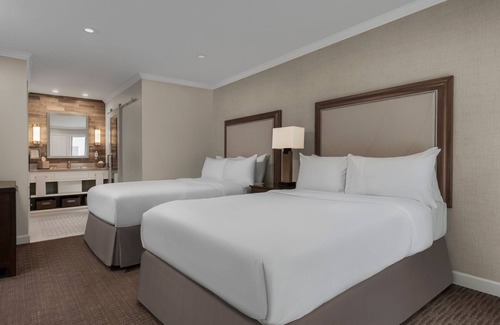Napa Hotel | Relaxing Getaway Near Black Stallion Winery with Kitchen