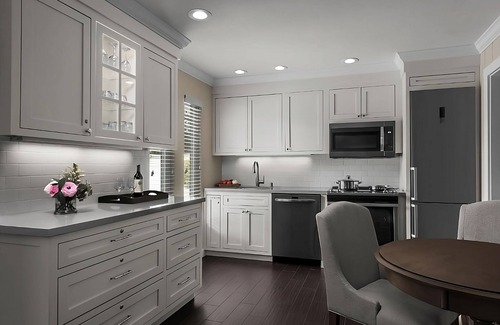 Napa Hotel | Relaxing Getaway Near Black Stallion Winery with Kitchen