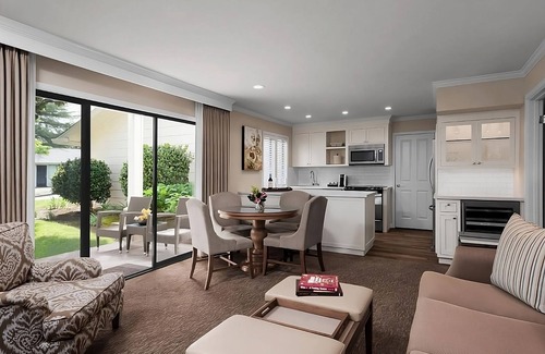 Napa Hotel | Relaxing Getaway Near Black Stallion Winery with Kitchen