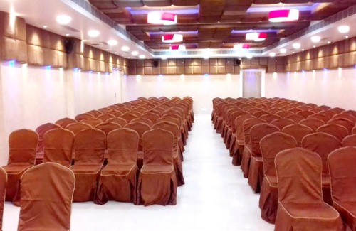 Dwaraka Nagar Hotel | Comfortable Stay at Ritz Comfort with Family-Friendly Amenities