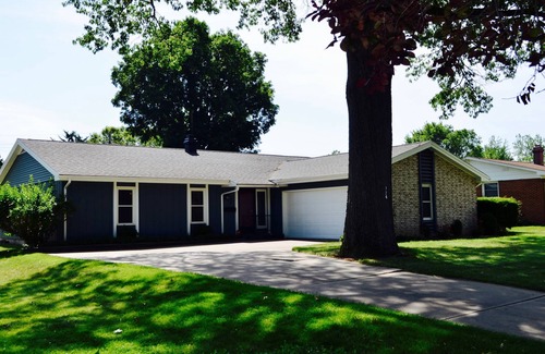 Northeast South Bend House | Ideal Stay Near Campus with Breakfast & Family Amenities