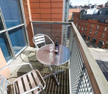 Castlefield Apartment | Discover Deansgate Apartments: 4-Star Stay with Breakfast