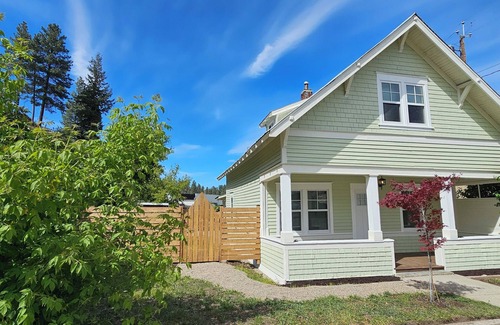 Okanagan-Similkameen House | Stay Downtown in one of Princeton's historical homes, The Burr House