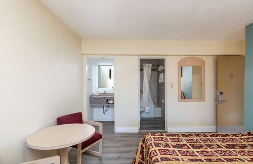 Elko Hotel | Comfortable Stay at Stay Express Inn Elko with Spa & Dining