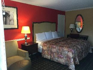 Demopolis Hotel | Budget-Friendly Stay Express Inn & Suites Demopolis Awaits