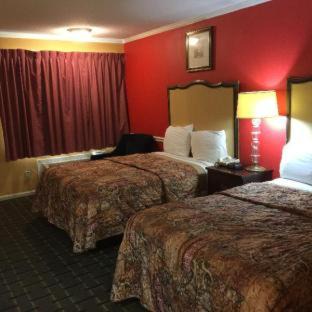 Demopolis Hotel | Budget-Friendly Stay Express Inn & Suites Demopolis Awaits