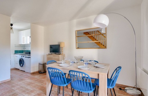 Ars-en-Re Ski Chalet | Enjoy a Poolside Retreat: Ideal for Family Getaways