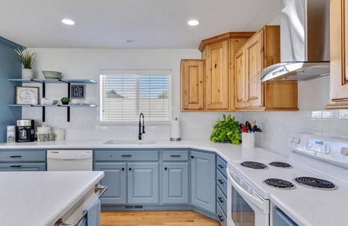 Orem House | Pet-Friendly Getaway: Gather and Play Near It All!