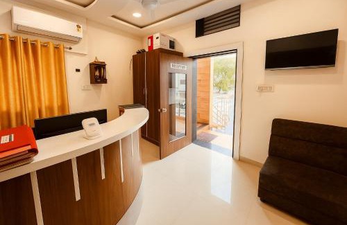 Bhuj Hotel | Discover Hari Om Residency: Guest Rated 9/10, Pet Friendly