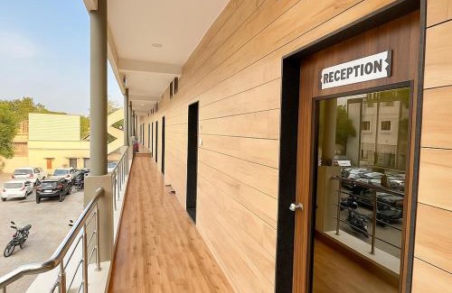Bhuj Hotel | Discover Hari Om Residency: Guest Rated 9/10, Pet Friendly