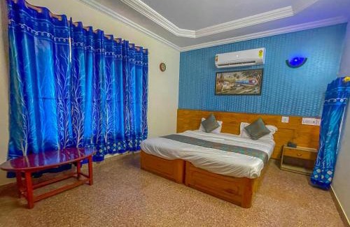Bhuj Hotel | Cozy Resort Farm Villa: Pet-Friendly with Pool & Hot Tub