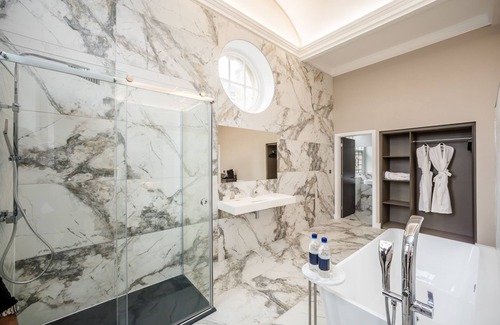 Huddersfield Hotel | Discover Comfort at Stay Hotel: Guest Rated 8.8/10
