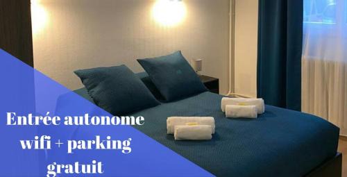 Poitiers Apartment | Convenient Stay House Near Poitiers with On-Site Dining