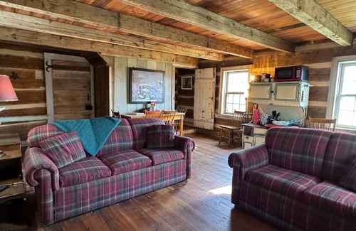 Muncy Cabin | Historic 1800's Log Cabin with Modern Amenities & Breakfast