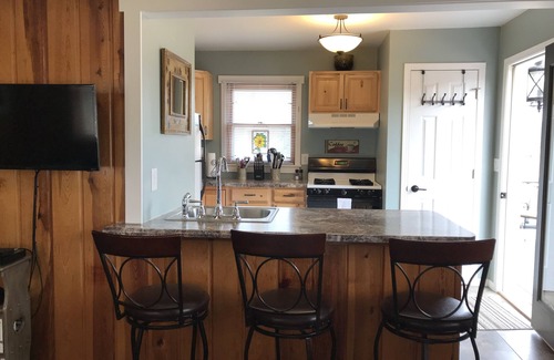 Hill City Cabin | Explore Hill City: Ideal for Families & Steps to Attractions
