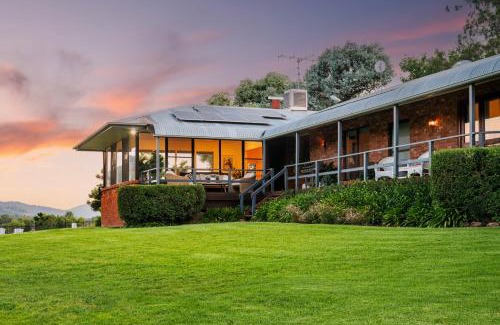 Burrundulla House | Experience Comfort at Mudgee: Pet-Friendly Retreat