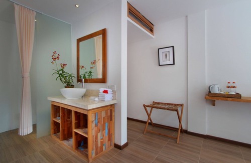 Melayang Resort | Relax in a Serene Retreat Near Ubud with Pool & Breakfast