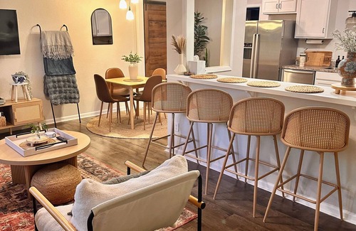 Rio Vista House | Stay in the heart of San Marcos! Walking distance to the river!