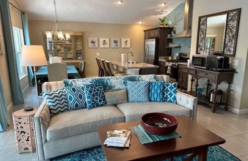 Leesburg House | Experience The Villages: Pool House with Golf Cart Access