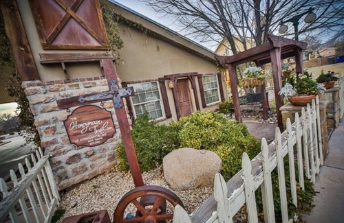 Washington Cottage | Experience the Zion-Themed Silo Inn: Guest Rated 9.8!