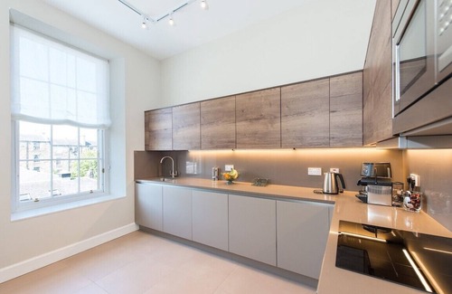 New Town Apartment | Discover a Serene City Centre Retreat for Your Edinburgh Stay