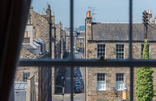New Town Apartment | Discover a Serene City Centre Retreat for Your Edinburgh Stay