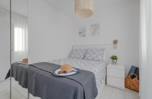 Torrevieja Apartment | Discover Torrevieja: City Retreat with Ocean View