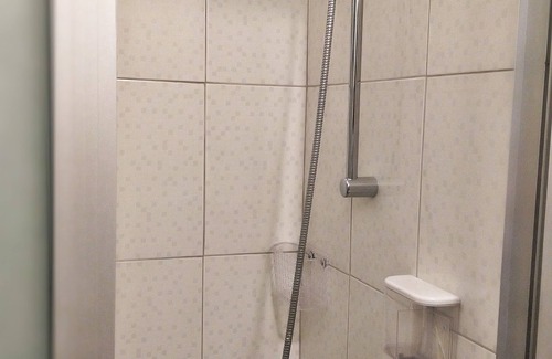 Sommerschield House | Budget-Friendly Stay Inn Guest House with Family Amenities